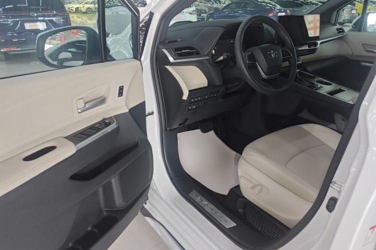 Used Toyota Granvia 2024 2.5L Hybrid Prestige ULTRA Edition Driver Seat