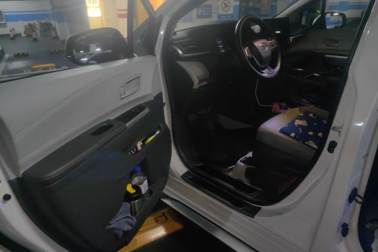 Used Toyota Granvia 2024 2.5L Hybrid Comfort Edition Driver Seat