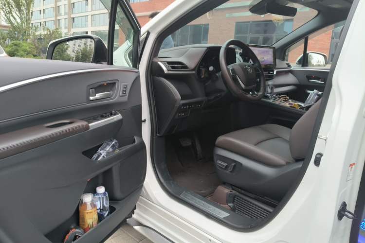 Used Toyota Granvia 2024 2.5L Hybrid Prestige PLUS Four-Wheel Drive Version Driver Seat