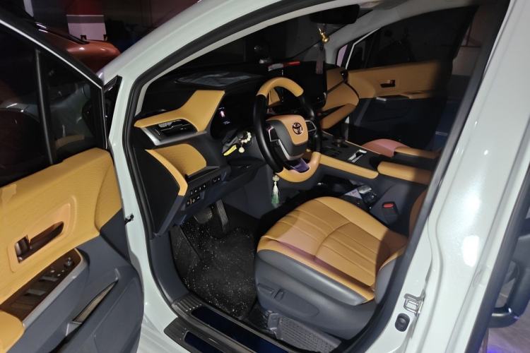 Used Toyota Granvia 2024 2.5L Hybrid Comfort Edition Driver Seat