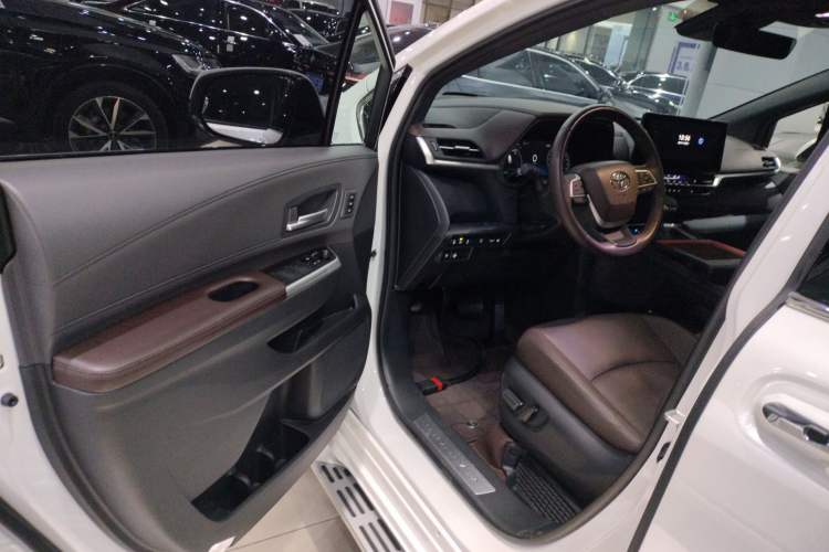 Used Toyota Granvia 2024 2.5L Hybrid Prestige PLUS Four-Wheel Drive Version Driver Seat