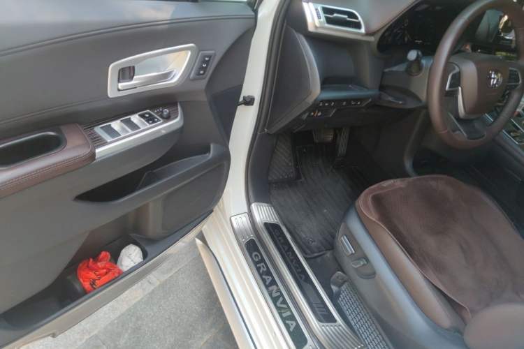Used Toyota Granvia 2024 2.5L Hybrid Prestige PLUS Four-Wheel Drive Version Driver Seat