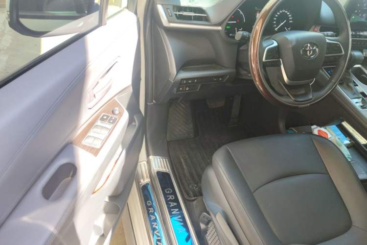 Used Toyota Granvia 2024 2.5L Hybrid Luxury Edition Driver Seat
