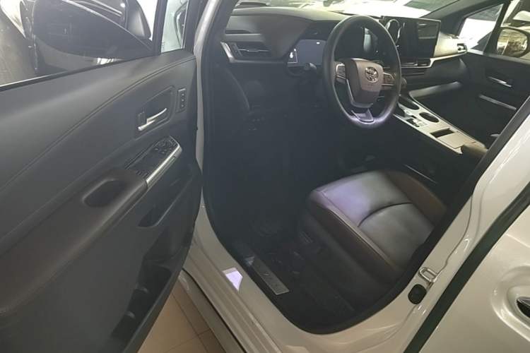 Used Toyota Granvia 2024 2.5L Hybrid Prestige PLUS Four-Wheel Drive Version Driver Seat