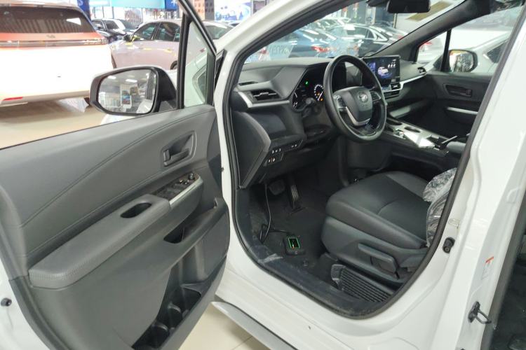 Used Toyota Granvia 2024 2.5L Hybrid Comfort Edition Driver Seat