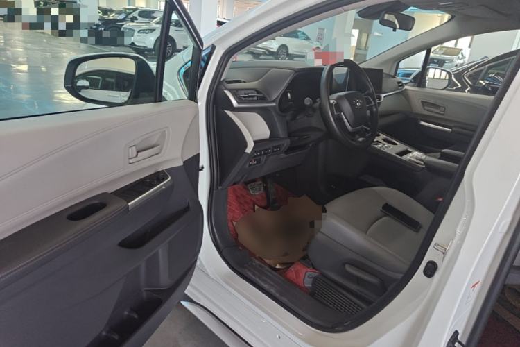 Used Toyota Granvia 2024 2.5L Hybrid Comfort Edition Driver Seat