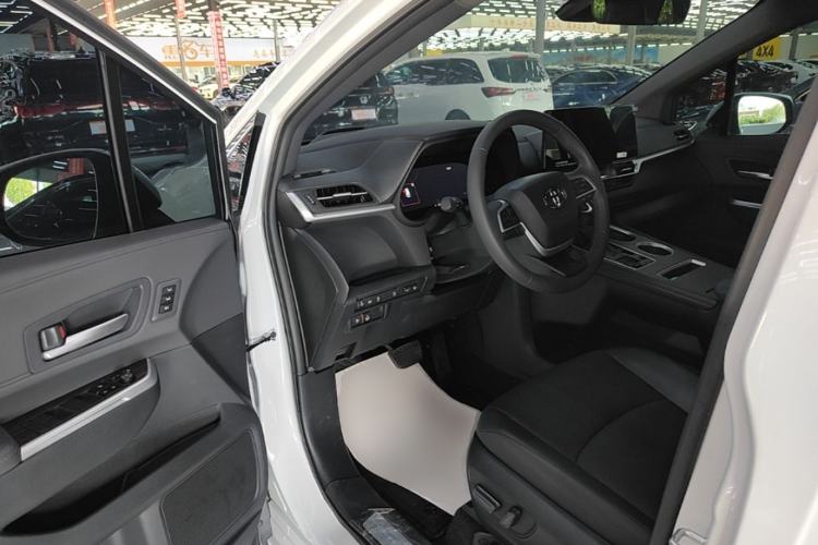 Used Toyota Granvia 2024 2.5L Hybrid Prestige PLUS Edition Driver Seat
