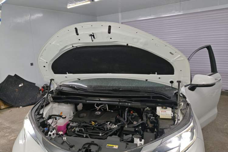 Used Toyota Granvia 2024 2.5L Hybrid Comfort Edition Engine Bay