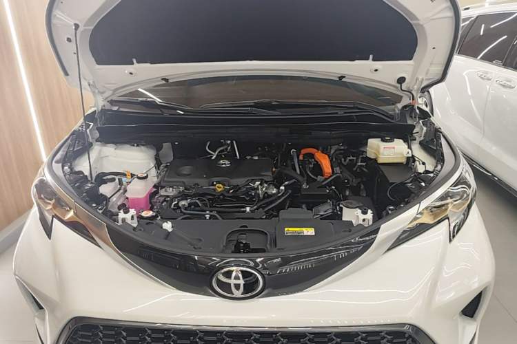 Used Toyota Granvia 2024 2.5L Hybrid Prestige PLUS Four-Wheel Drive Version Engine Bay