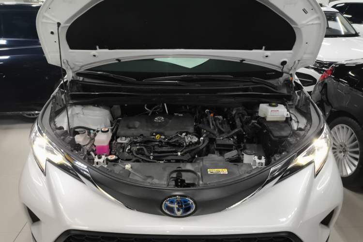 Used Toyota Granvia 2024 2.5L Hybrid Comfort Edition Engine Bay