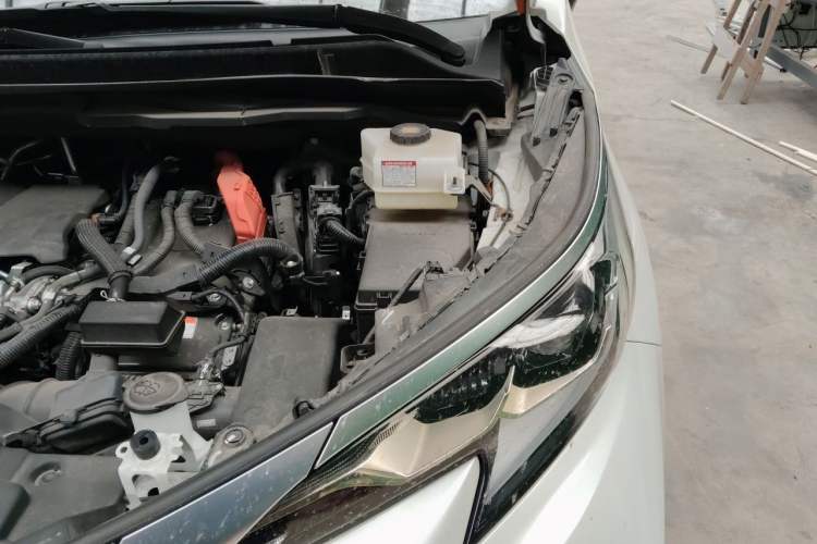 Used Toyota Granvia 2024 2.5L Hybrid Prestige PLUS Four-Wheel Drive Version Engine Bay Left