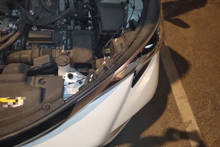Used Toyota Granvia 2024 2.5L Hybrid Luxury Edition Engine Bay Left