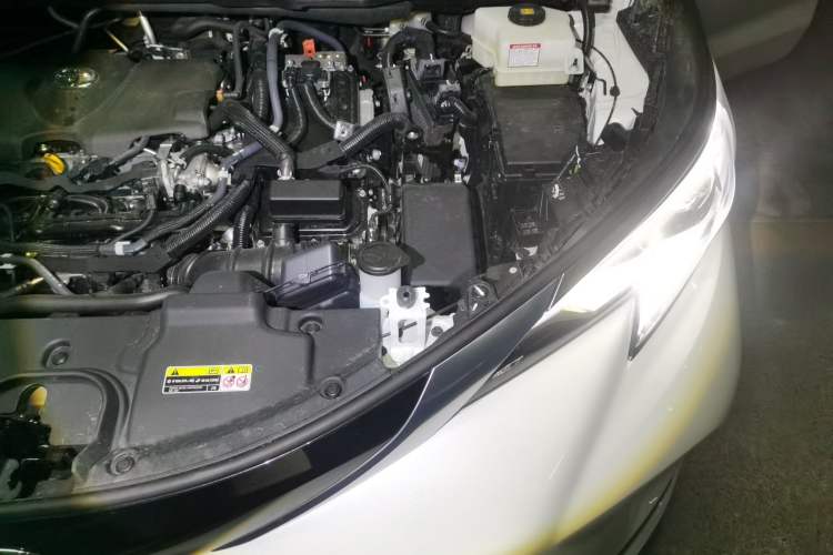 Used Toyota Granvia 2024 2.5L Hybrid Prestige ULTRA Edition Engine Bay Left