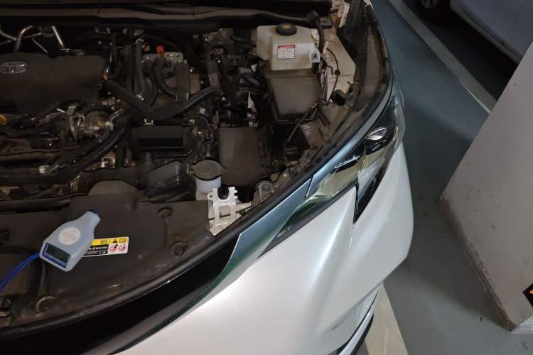 Used Toyota Granvia 2024 2.5L Hybrid Luxury Edition Engine Bay Left