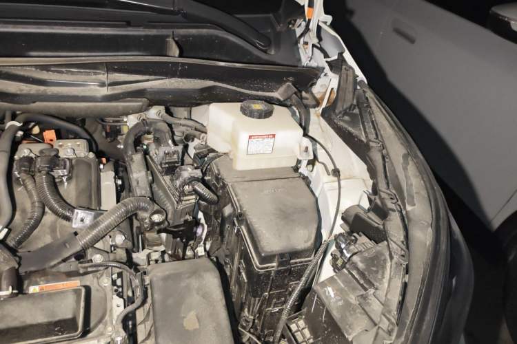 Used Toyota Granvia 2024 2.5L Hybrid Prestige PLUS Edition Engine Bay Left