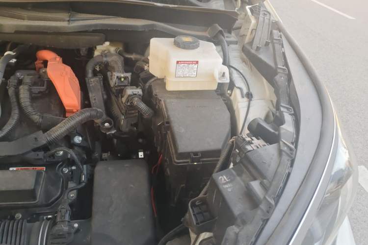 Used Toyota Granvia 2024 2.5L Hybrid Prestige PLUS Four-Wheel Drive Version Engine Bay Left