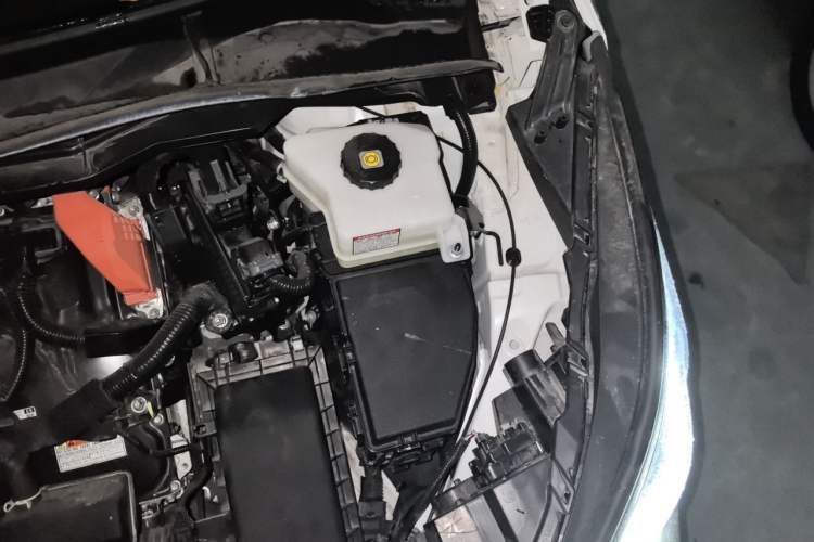 Used Toyota Granvia 2024 2.5L Hybrid Prestige PLUS Four-Wheel Drive Version Engine Bay Left