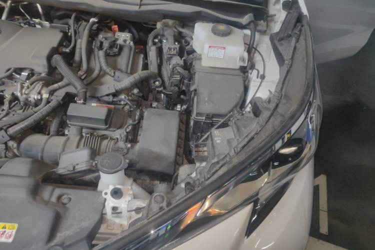 Used Toyota Granvia 2024 2.5L Hybrid Comfort Edition Engine Bay Left