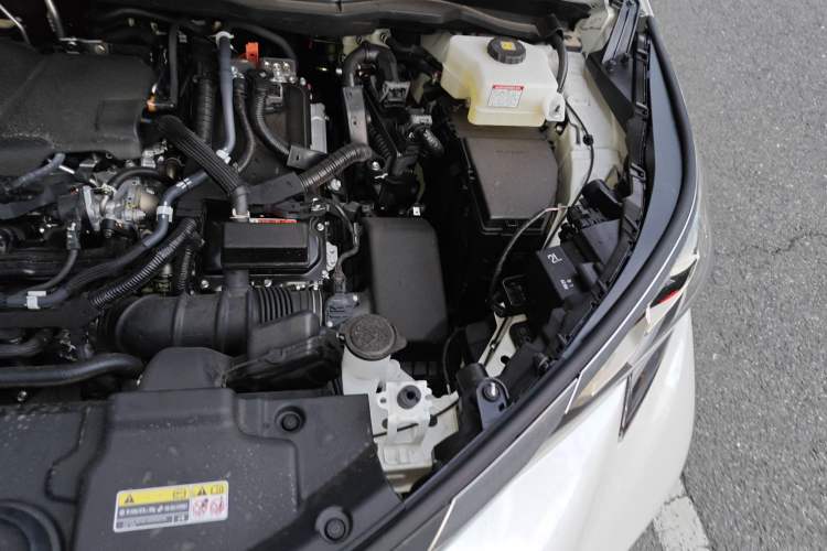 Used Toyota Granvia 2024 2.5L Hybrid Comfort Edition Engine Bay Left