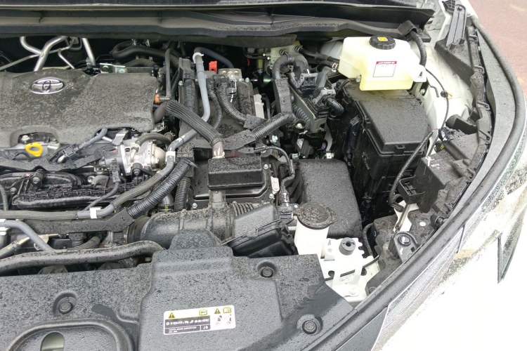 Used Toyota Granvia 2024 2.5L Hybrid Comfort Edition Engine Bay Left