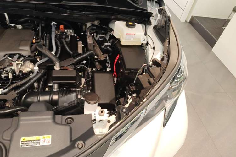 Used Toyota Granvia 2024 2.5L Hybrid Comfort Edition Engine Bay Left