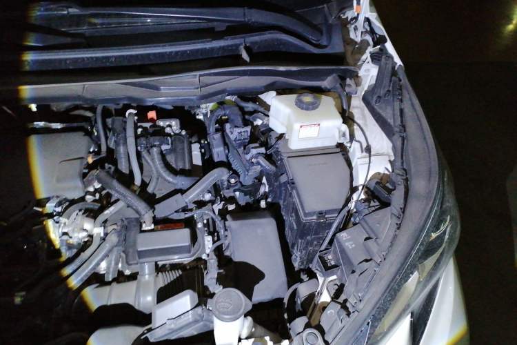 Used Toyota Granvia 2024 2.5L Hybrid Prestige PLUS Edition Engine Bay Left
