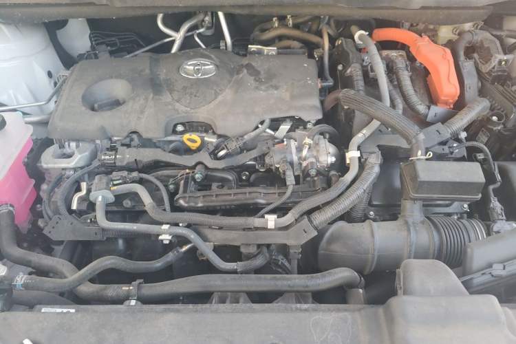 Used Toyota Granvia 2024 2.5L Hybrid Prestige PLUS Four-Wheel Drive Version Engine Bay