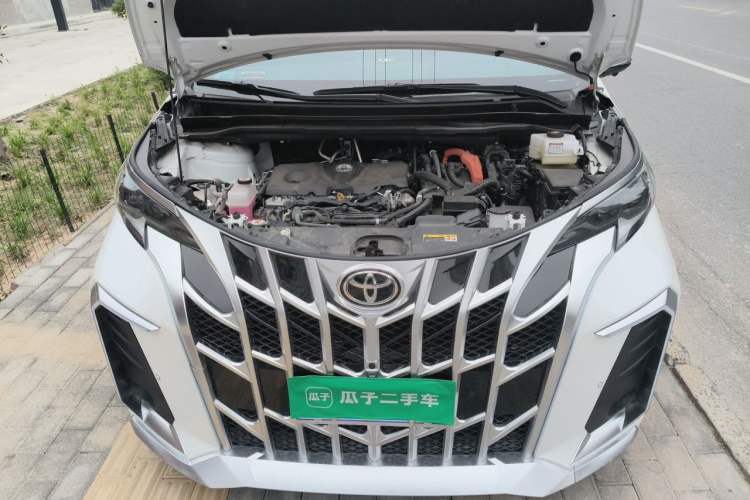 Used Toyota Granvia 2024 2.5L Hybrid Prestige PLUS Four-Wheel Drive Version Engine Bay