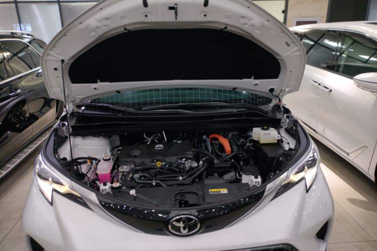 Used Toyota Granvia 2024 2.5L Hybrid Prestige PLUS Four-Wheel Drive Version Engine Bay