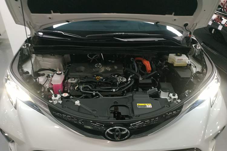 Used Toyota Granvia 2024 2.5L Hybrid Prestige PLUS Four-Wheel Drive Version Engine Bay