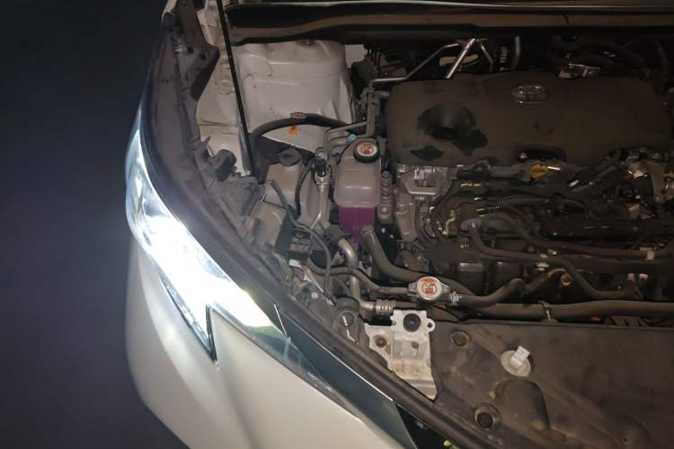 Used Toyota Granvia 2024 2.5L Hybrid Prestige PLUS Four-Wheel Drive Version Engine Bay Right