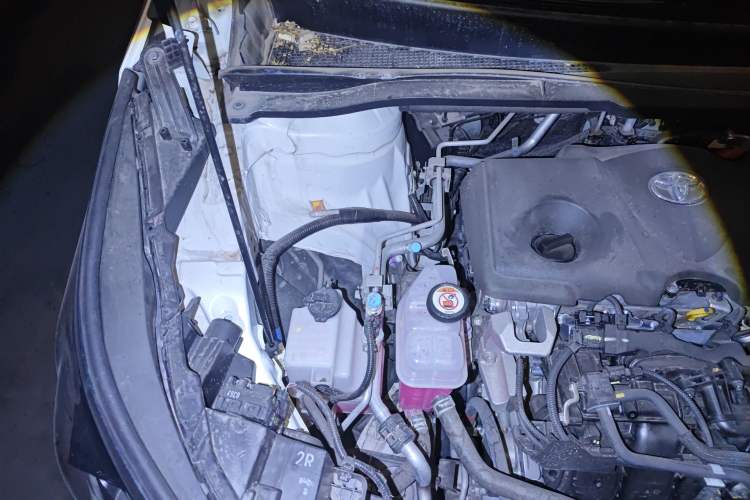 Used Toyota Granvia 2024 2.5L Hybrid Prestige PLUS Four-Wheel Drive Version Engine Bay Right