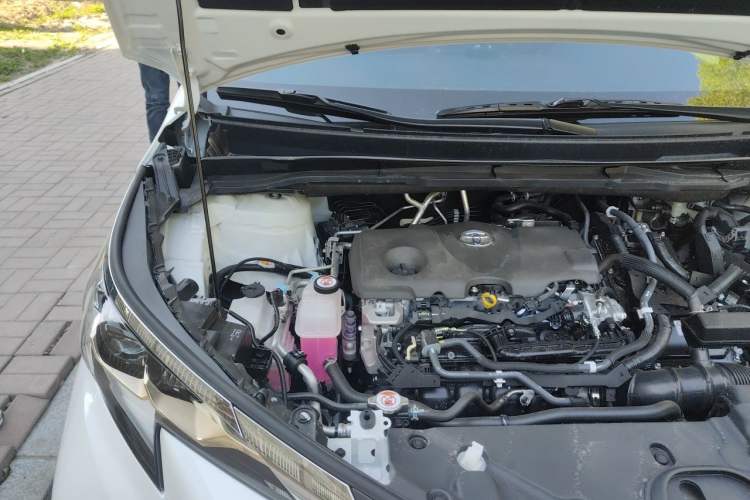 Used Toyota Granvia 2024 2.5L Hybrid Comfort Edition Engine Bay Right