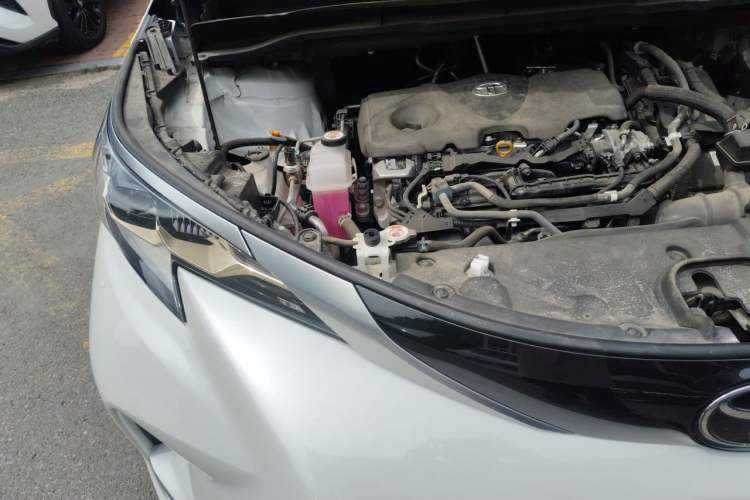 Used Toyota Granvia 2024 2.5L Hybrid Luxury Edition Engine Bay Right