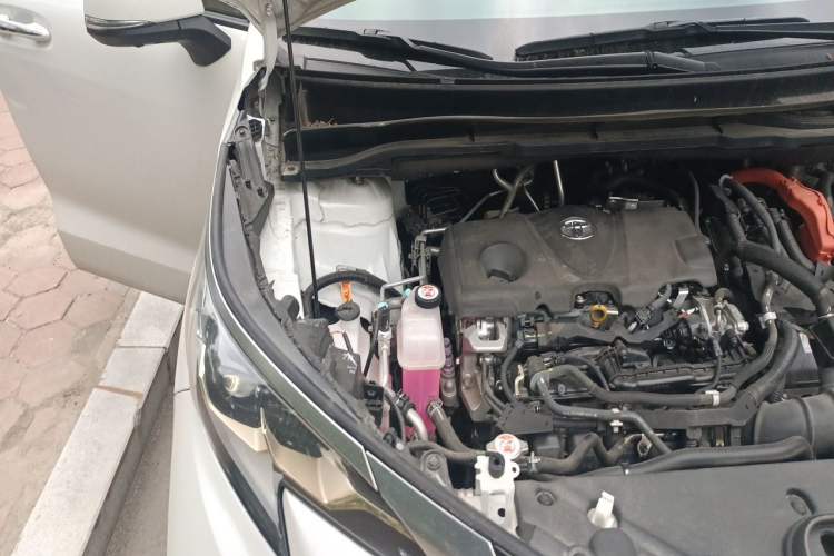Used Toyota Granvia 2024 2.5L Hybrid Prestige PLUS Four-Wheel Drive Version Engine Bay Right