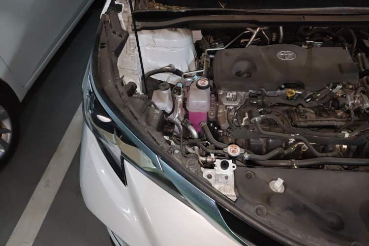 Used Toyota Granvia 2024 2.5L Hybrid Luxury Edition Engine Bay Right