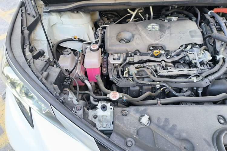 Used Toyota Granvia 2024 2.5L Hybrid Prestige PLUS Four-Wheel Drive Version Engine Bay Right
