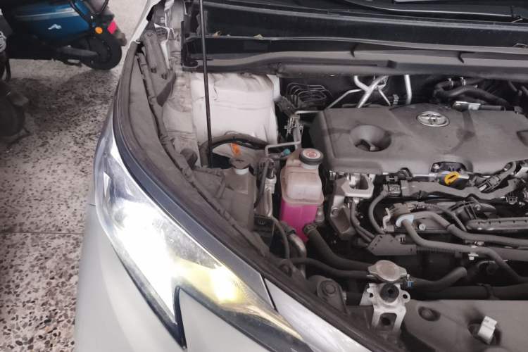 Used Toyota Granvia 2024 2.5L Hybrid Prestige PLUS Four-Wheel Drive Version Engine Bay Right