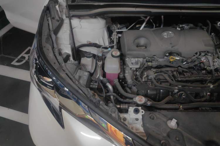 Used Toyota Granvia 2024 2.5L Hybrid Comfort Edition Engine Bay Right