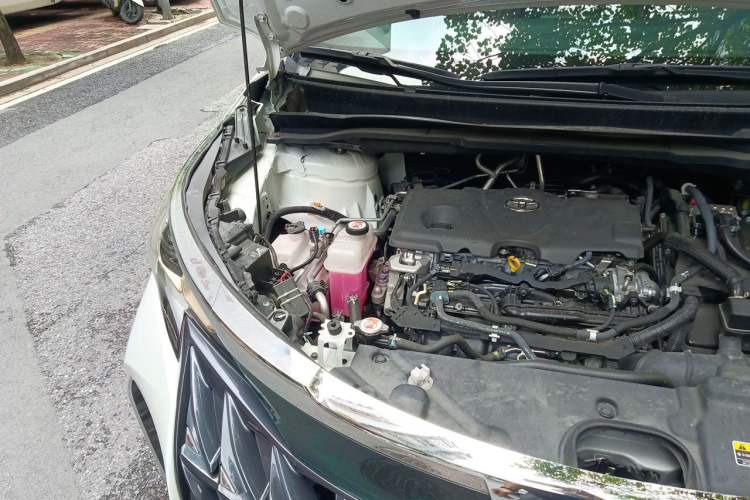 Used Toyota Granvia 2024 2.5L Hybrid Comfort Edition Engine Bay Right