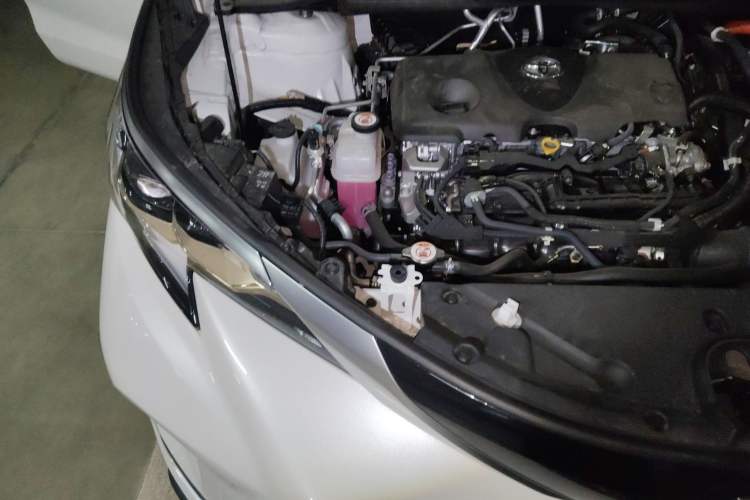Used Toyota Granvia 2024 2.5L Hybrid Prestige PLUS Four-Wheel Drive Version Engine Bay Right
