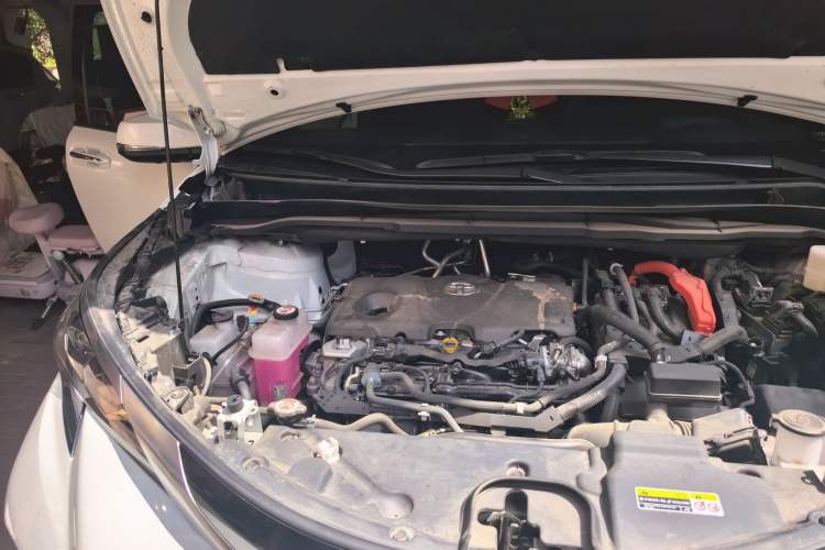 Used Toyota Granvia 2024 2.5L Hybrid Prestige PLUS Four-Wheel Drive Version Engine Bay Right