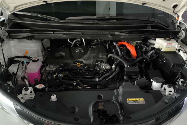 Used Toyota Granvia 2024 2.5L Hybrid Prestige PLUS Four-Wheel Drive Version Engine Bay