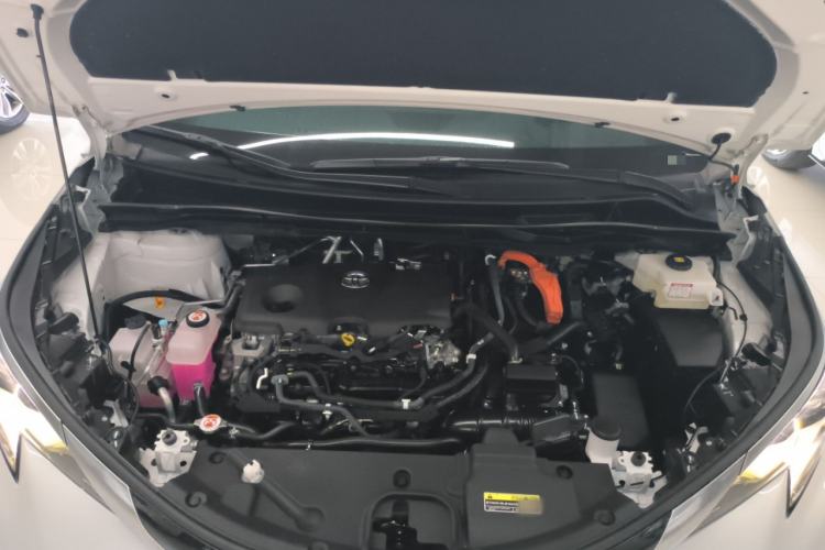 Used Toyota Granvia 2024 2.5L Hybrid Prestige PLUS Four-Wheel Drive Version Engine Bay