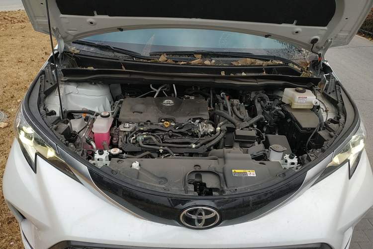 Used Toyota Granvia 2024 2.5L Hybrid Luxury Edition Engine Bay