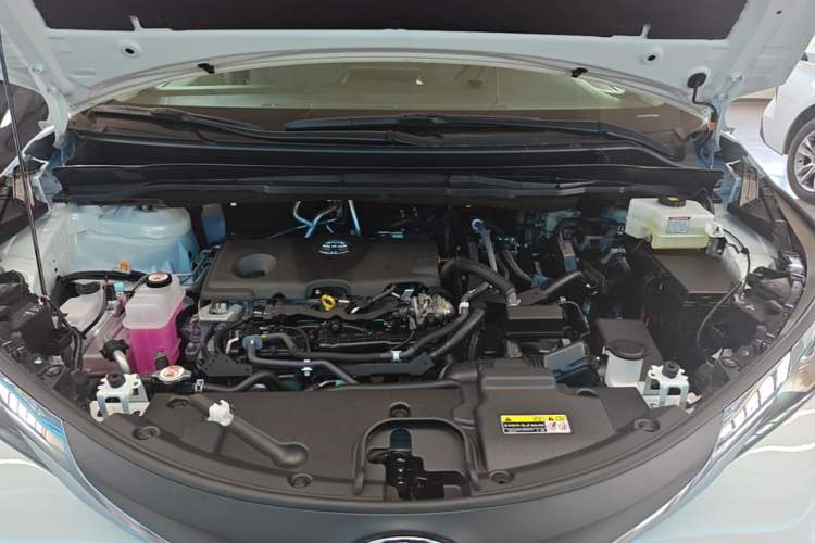 Used Toyota Granvia 2024 2.5L Hybrid Comfort Edition Engine Bay