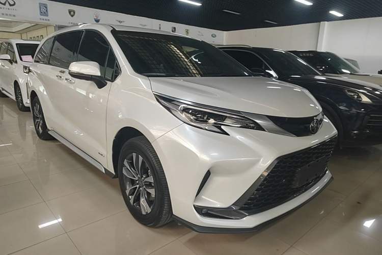Used Toyota Granvia 2024 2.5L Hybrid Prestige PLUS Four-Wheel Drive Version Exterior 1