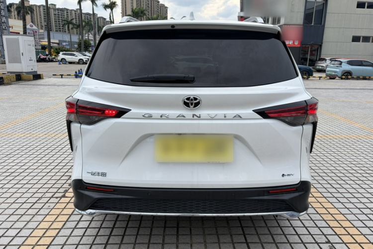 Used Toyota Granvia 2024 2.5L Hybrid Comfort Edition Exterior 11