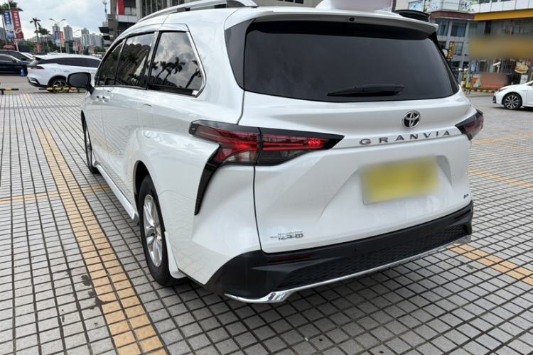 Used Toyota Granvia 2024 2.5L Hybrid Comfort Edition Exterior 12