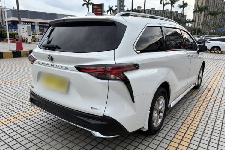 Used Toyota Granvia 2024 2.5L Hybrid Comfort Edition Exterior 13